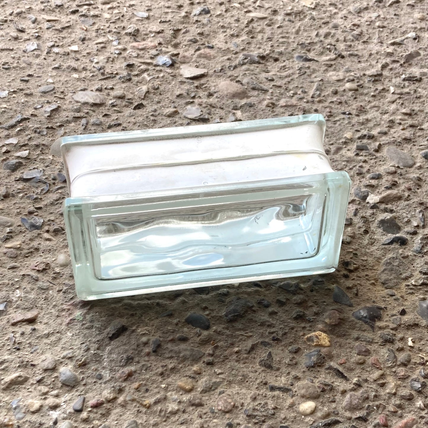 Glasbyggesten i klar finish - velegnede til bruseniche