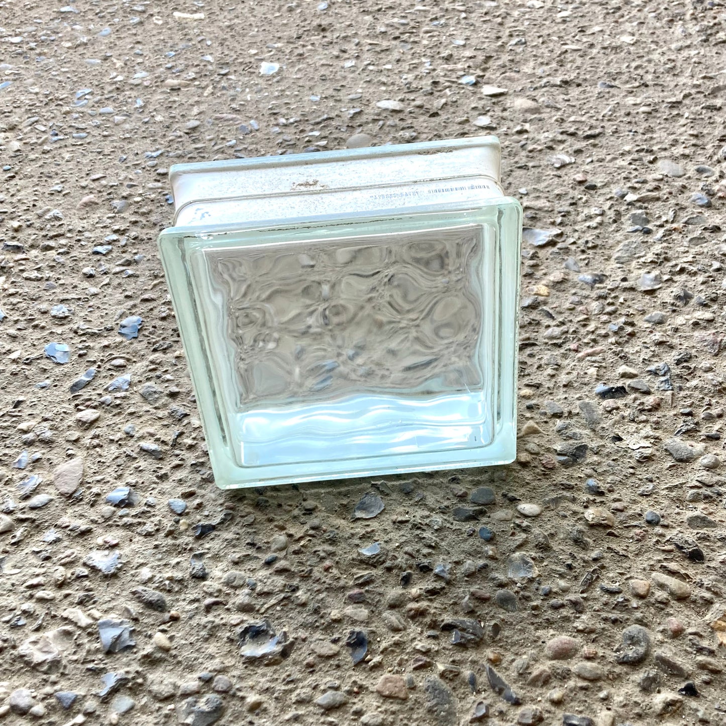 Glasbyggesten i klar finish - velegnede til bruseniche