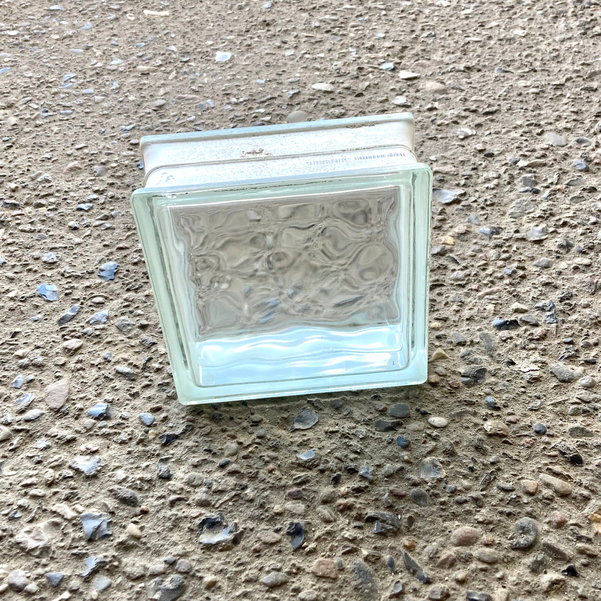 Glasbyggesten i klar finish - velegnede til bruseniche