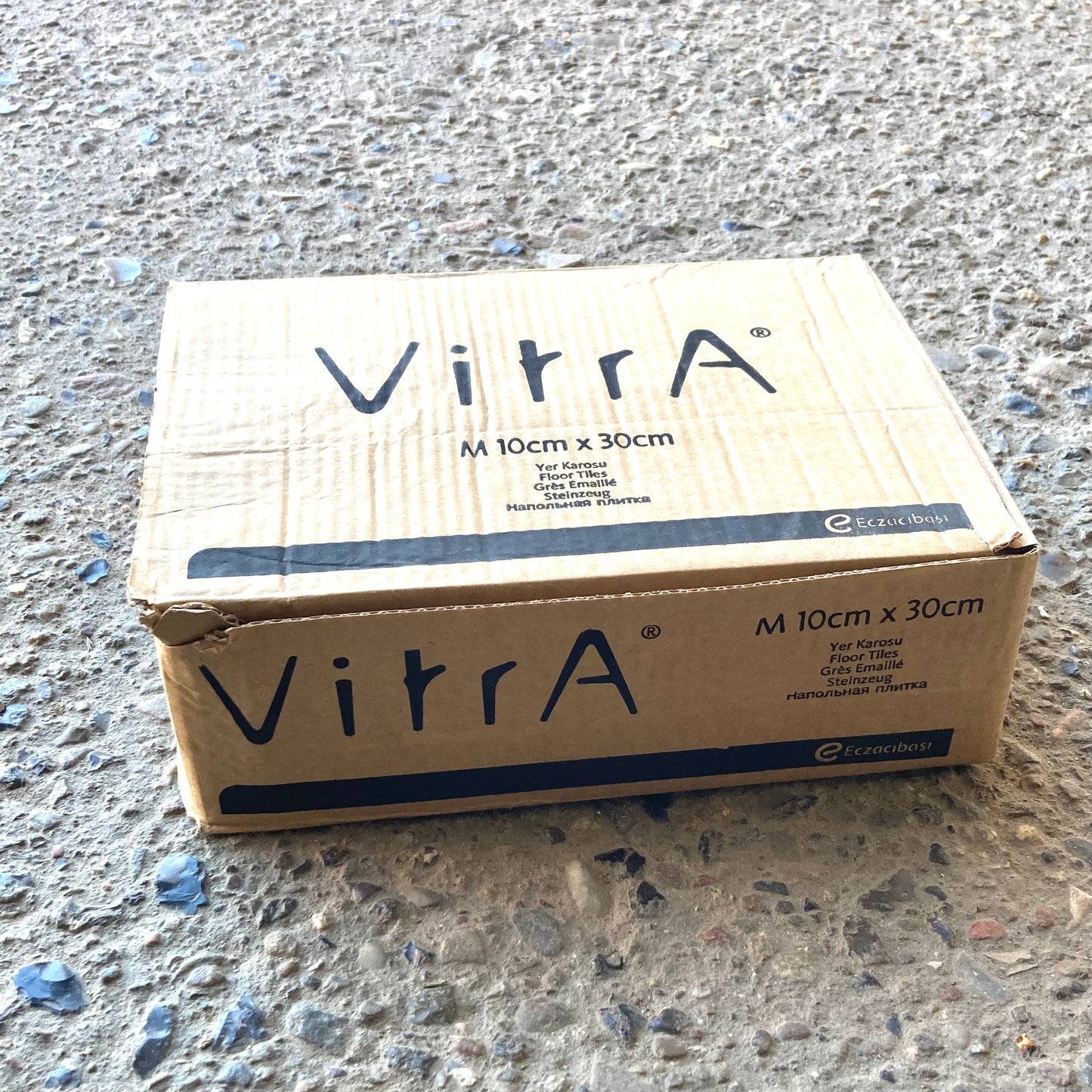 Vitra hvid stilfuld rektangulær gulvflise 10 x 30 cm. Farve BL2, kaliber 6.