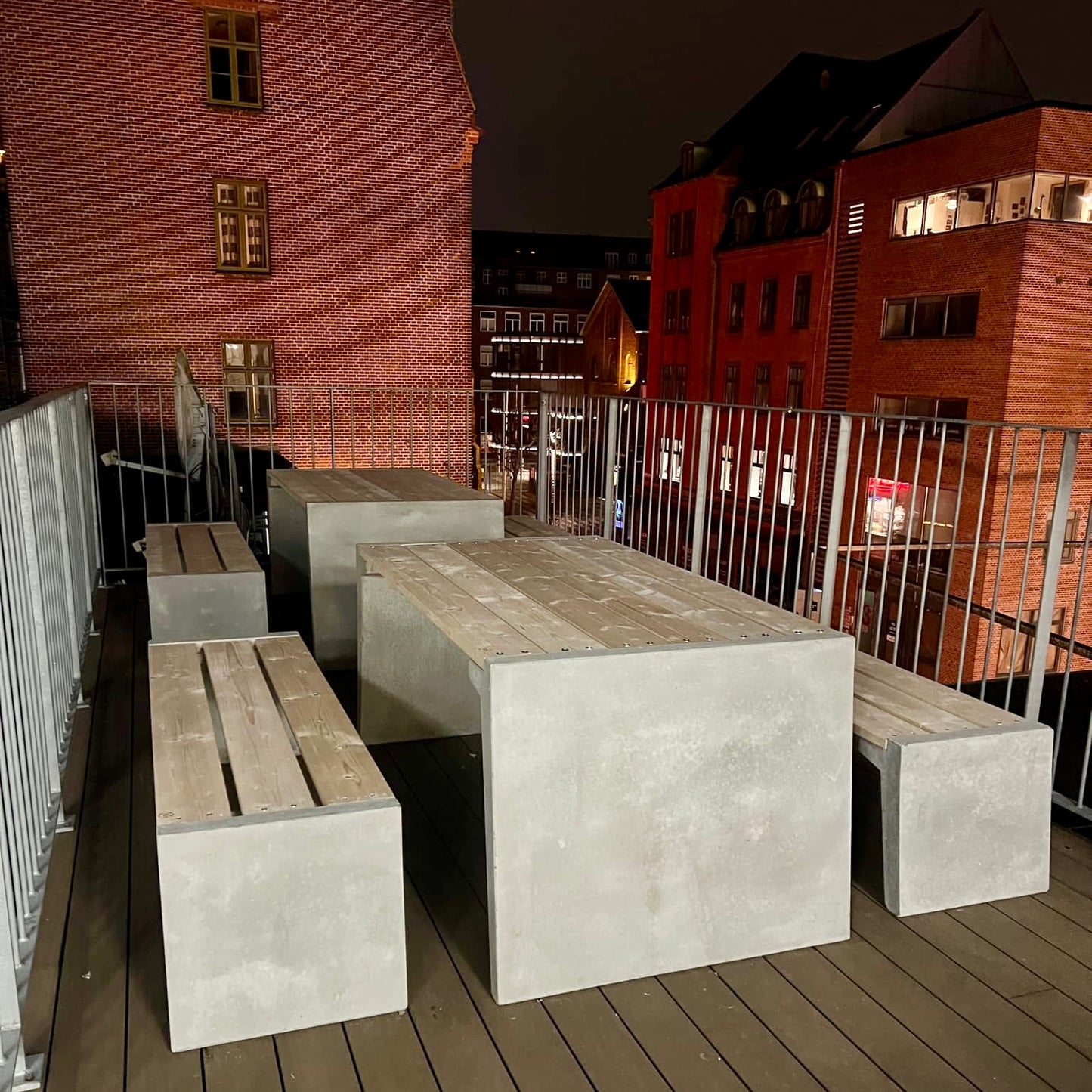 Her ses produktet brugt til vores urban concrete møbler