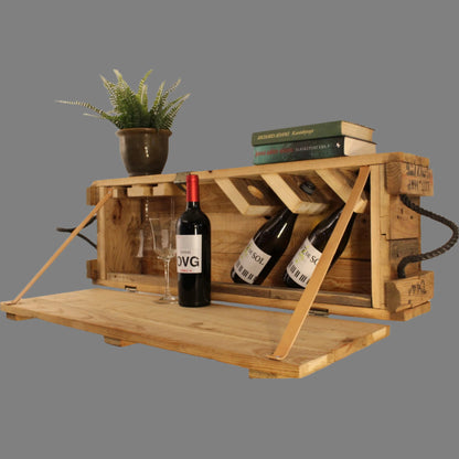 upcyclet gamle ammunitionskasser til rustikke og smarte barskabe.