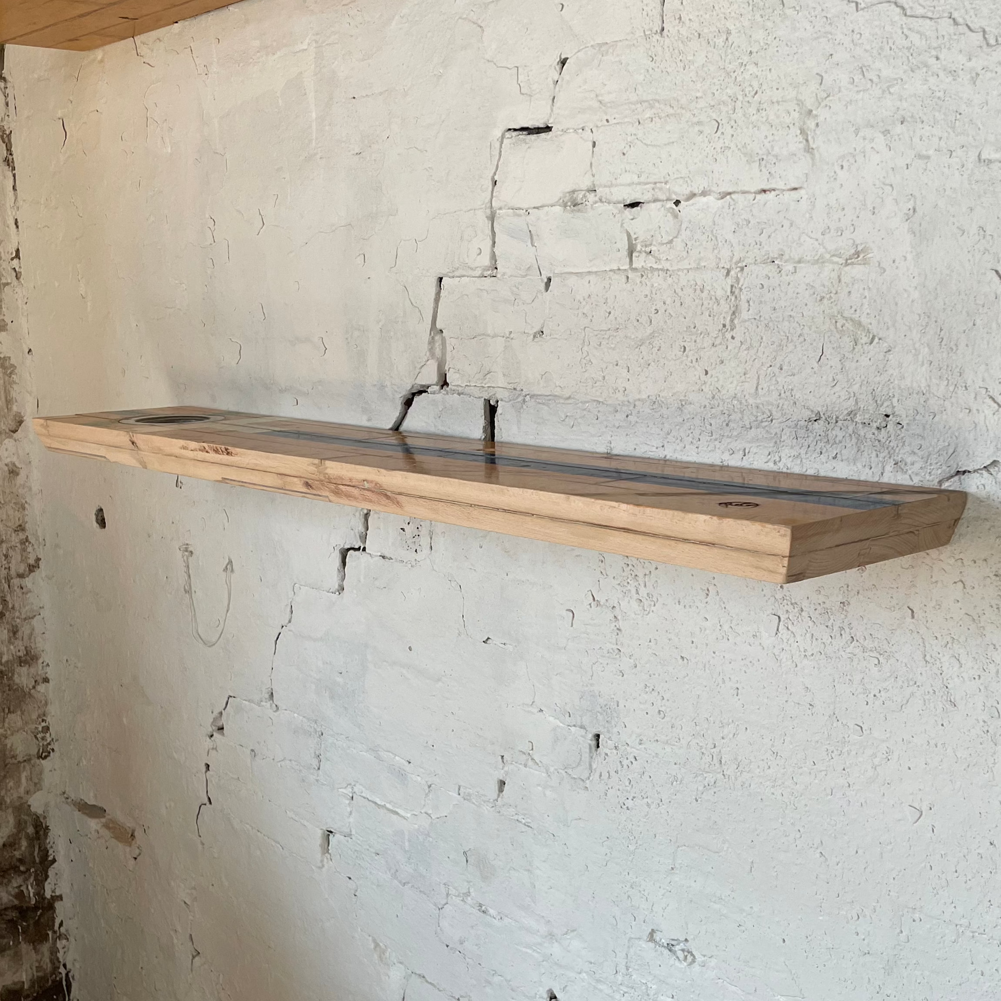 Her kan man se gymnastikhylden fra en lige vinkel 