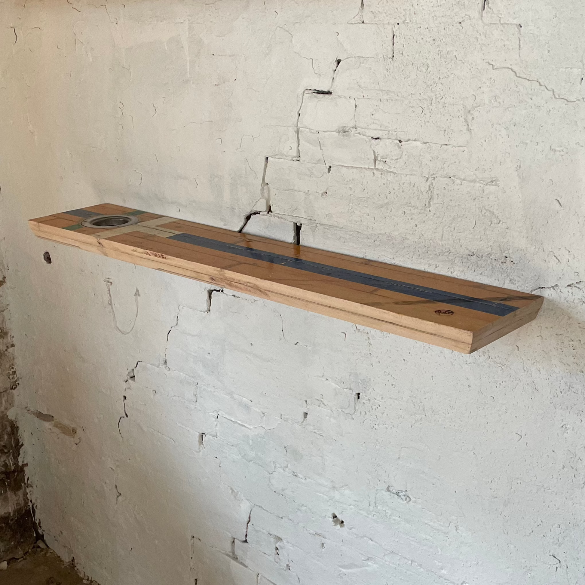 Her ses Gymnastikhylden ophænget 