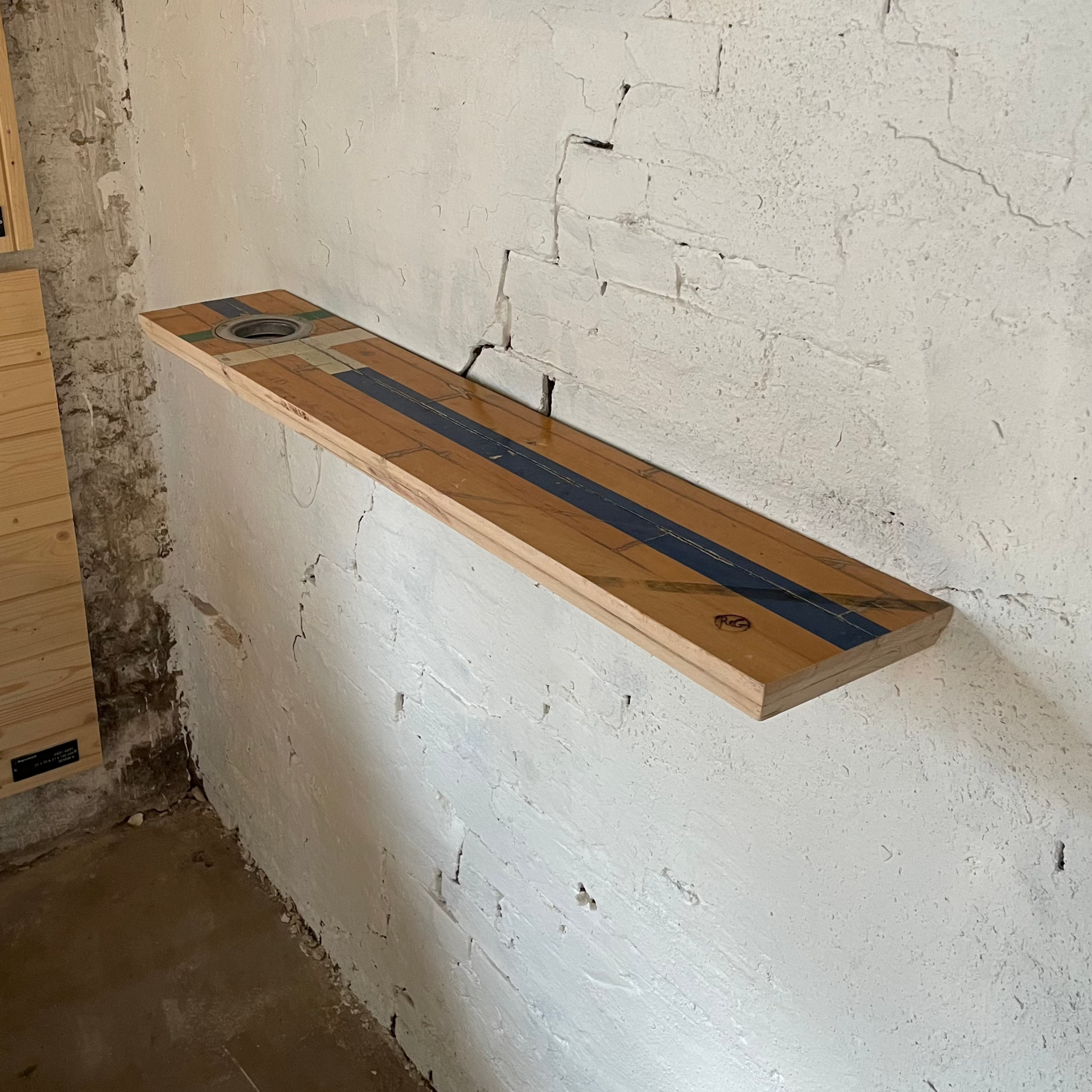 Her kan man se gymnastikhylden oppefra 