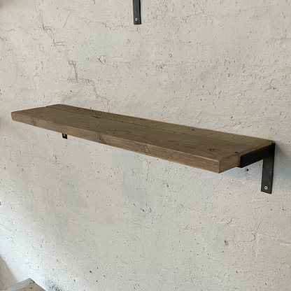 Her ses hylden i norsk traller og tilhørende hyldeknægte.