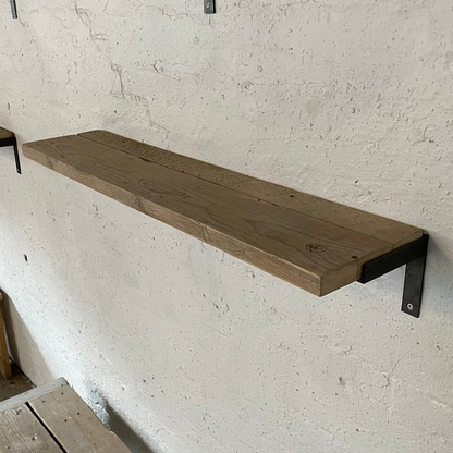 Her ses hylden i norsk traller og tilhørende hyldeknægte.