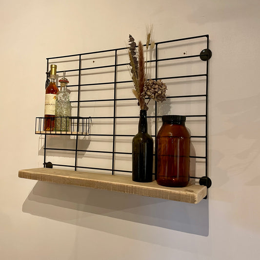 Her ses vores hylde af genbrugstræ.