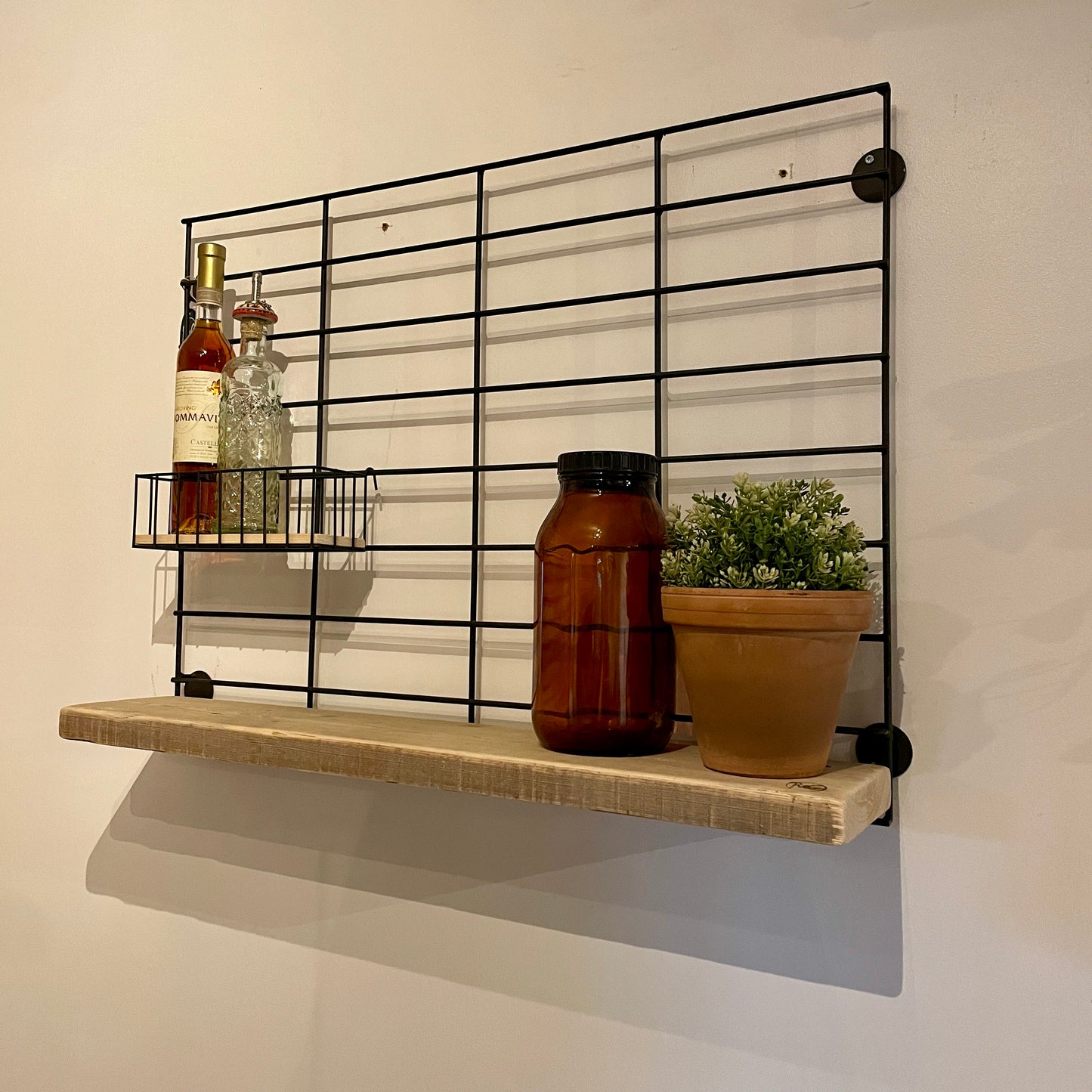 Her ses vores hylde af genbrugstræ.