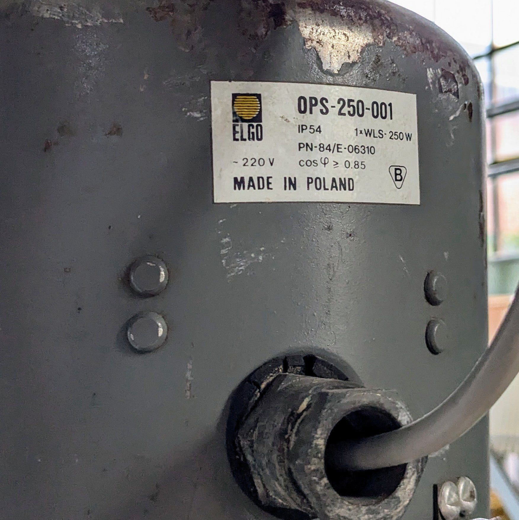 Her ses specifikationerne omkring lampen 