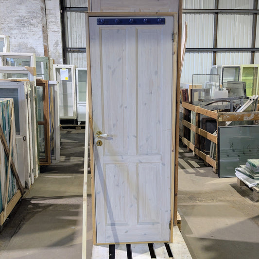 Indvendig hvidmalet fyldningsdør – lav højde