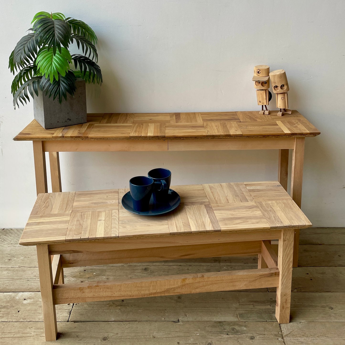 JENS sofaborde - af genbrugt parketgulv, designet af Jens og produceret i samarbejde med unge fra kanten af arbejdsmarkedet, cirkulær økonomi, socialt ansvar