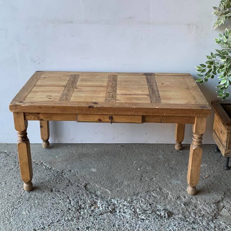 Mexikansk skolebord, skrivebord, entrebord, spisebord, plantekasse af genbrugsmaterialer, skammel, skolestol, genbrug, patina, Råt&Godt - fordi mennesker og materialer fortjener en chance til