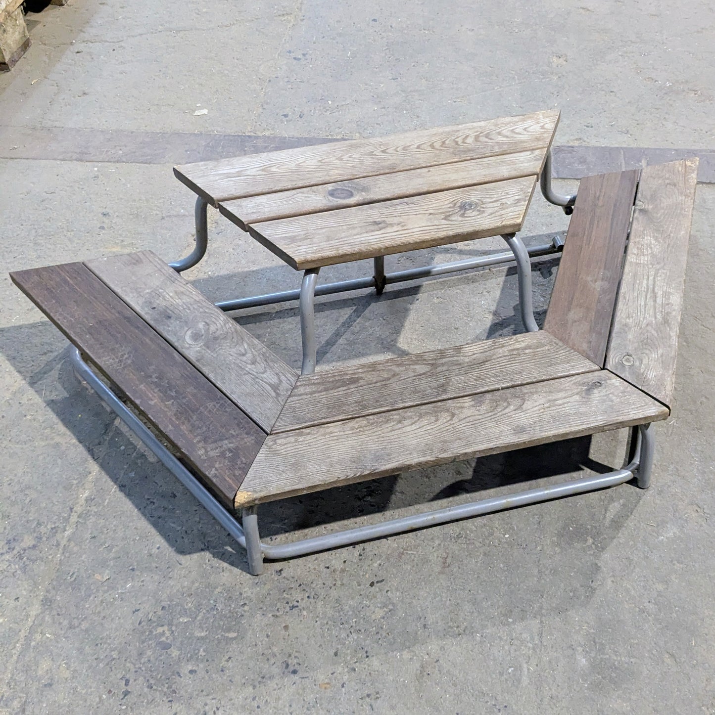 Trappe af træ og metal