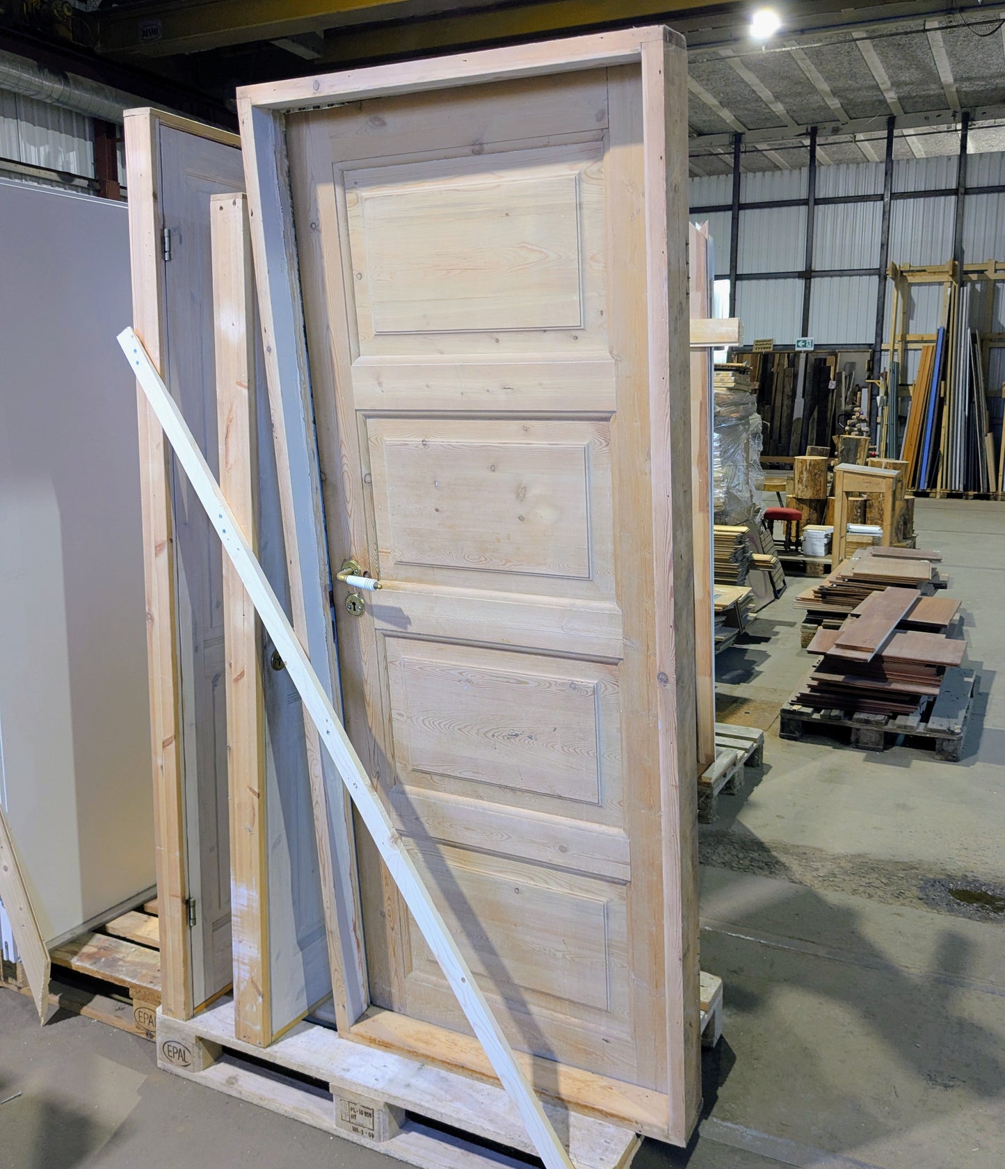 Afsyret indvendig dør