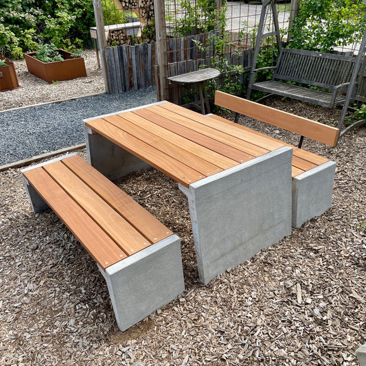 Bord til udeområde i beton og træ – R&G Urban Concrete