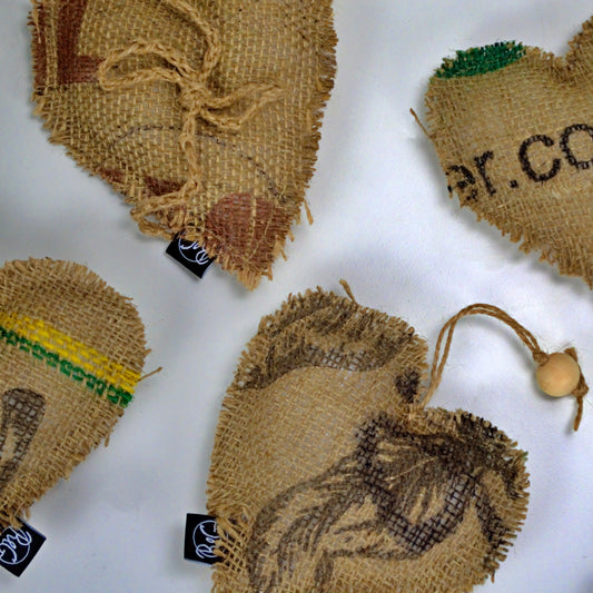 Julepynt af genbrugte kaffesække