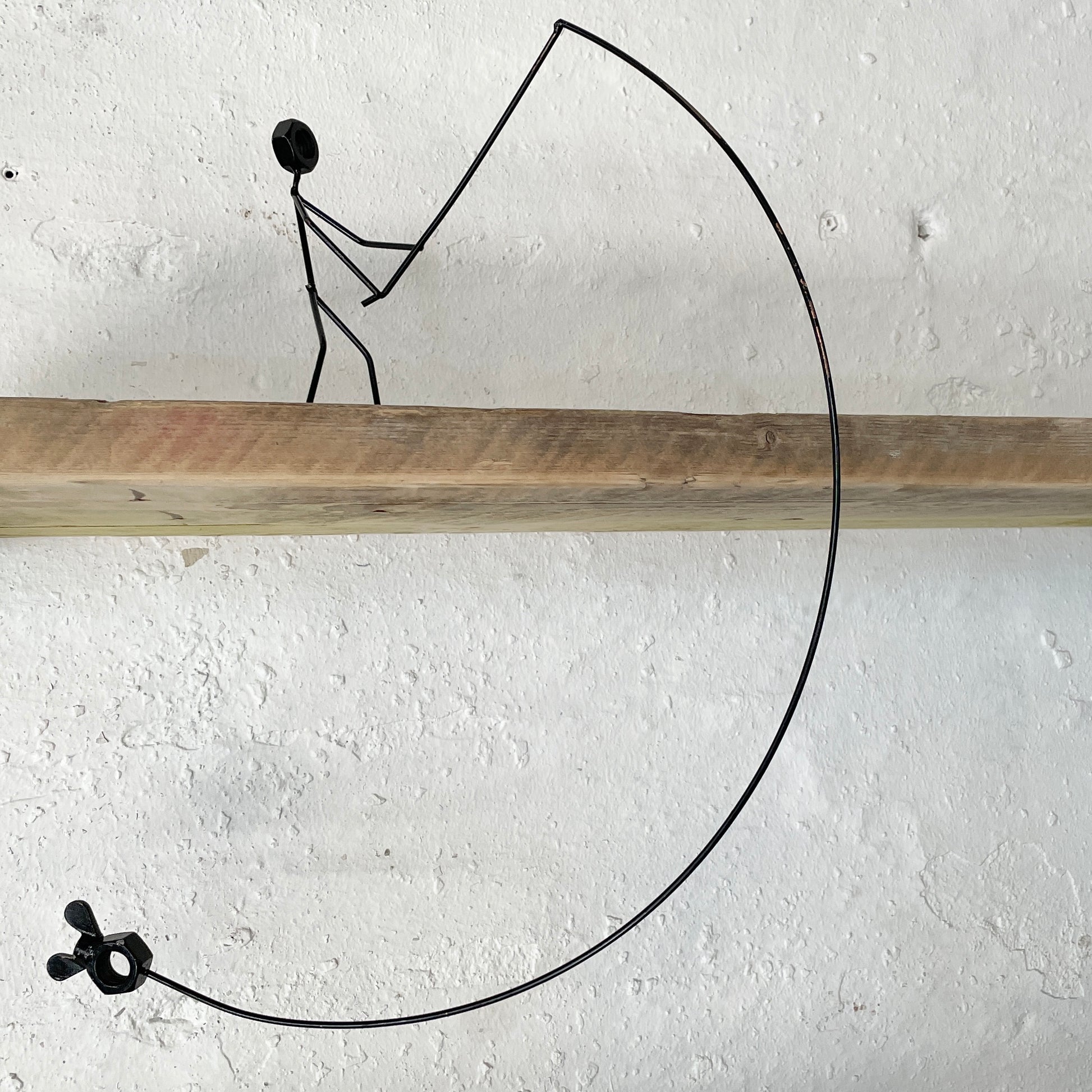 Her ses figuren som er lavet af restmetal 