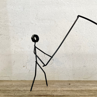 Her ses figuren som er lavet af restmetal 