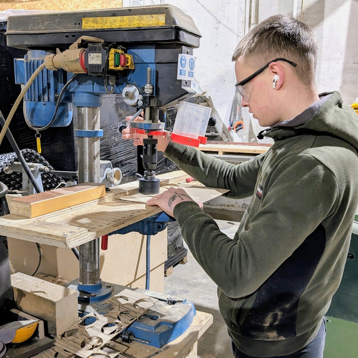 Her ser man mere af tilblivelsen af maskotterne 