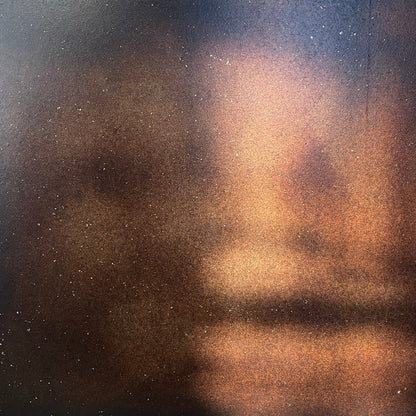 Billede af brun vægbeklædning med guldflager