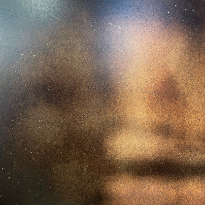 Billede af brun vægbeklædning med guldflager